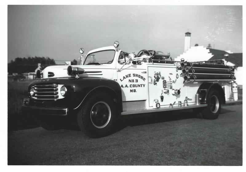 Lake Shore 1949 Ford F7/American 500/500
Photo taken at Riviera Beach parade 
7-1-50(Photo courtesy of Joseph MacDonald)